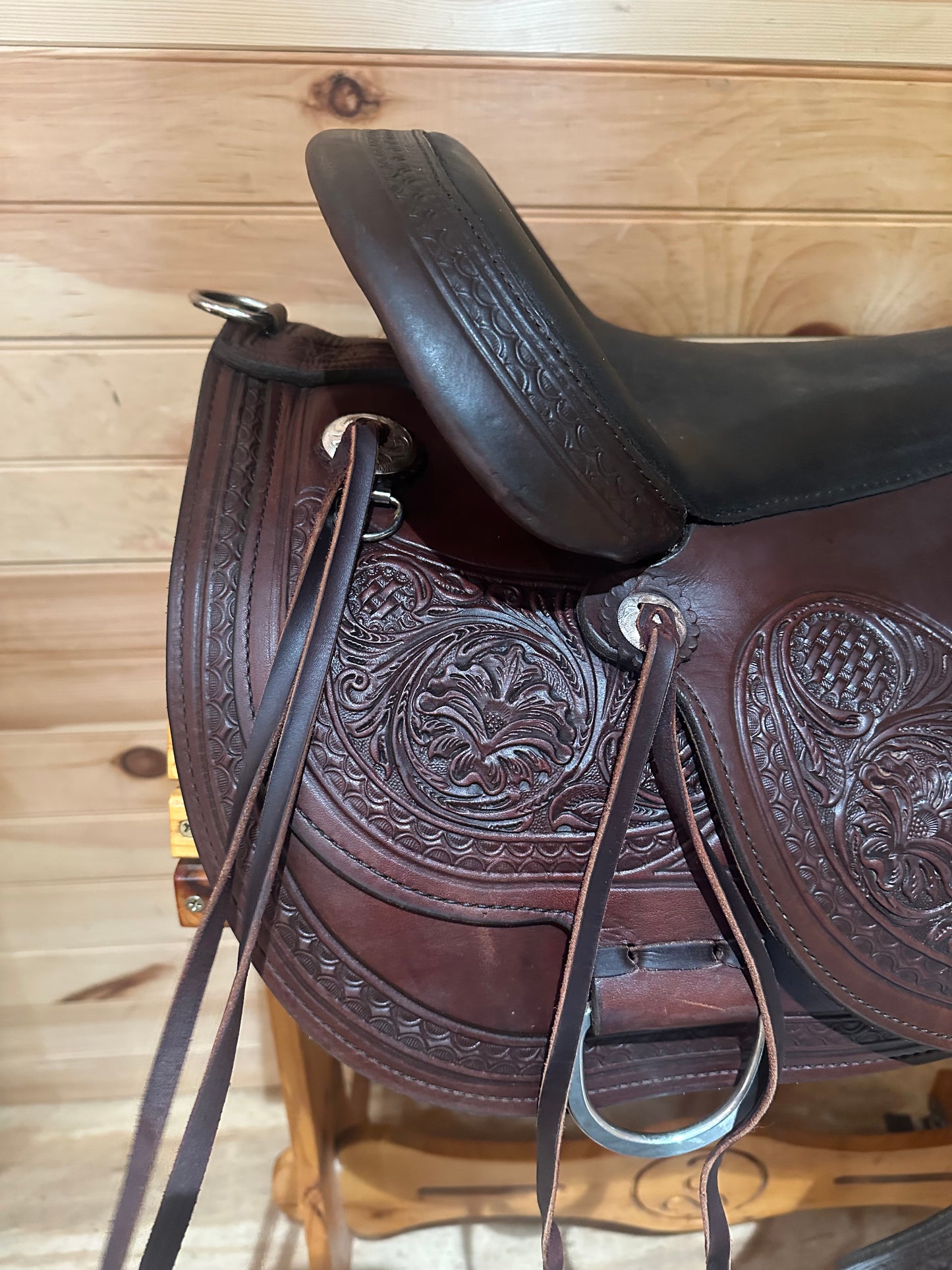 17” Circle Y BasketFlower Trail Flex-Lite Western Trail Saddle Model 1552