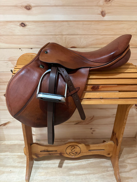 17.5” Stubben Edelweiss Close contact/Jumping Saddle 32cm