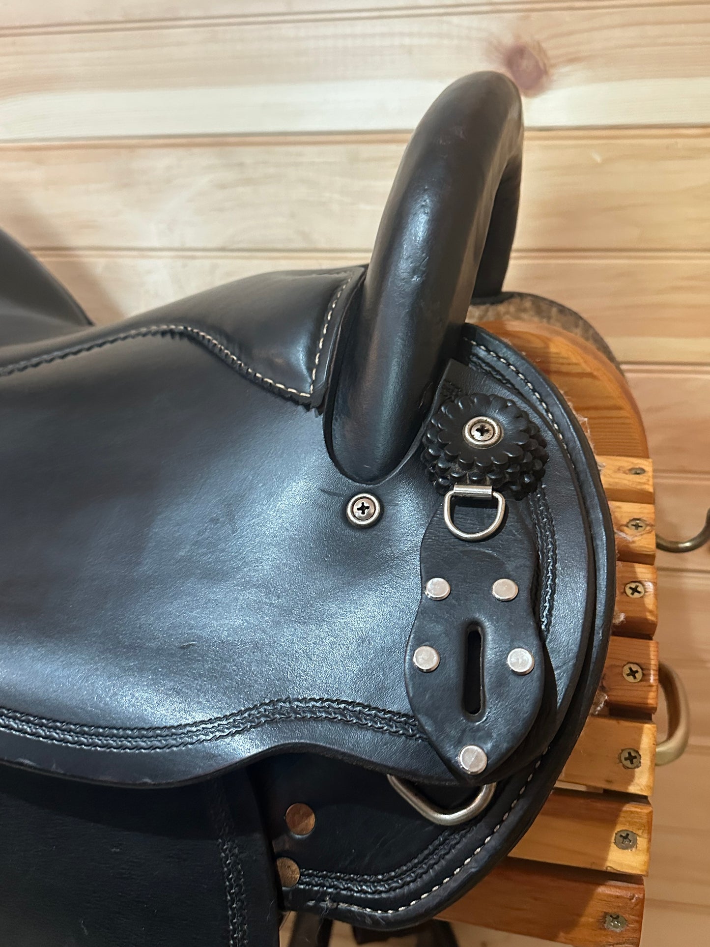 15.5” Premier Saddlery Endurance Trail Saddle
