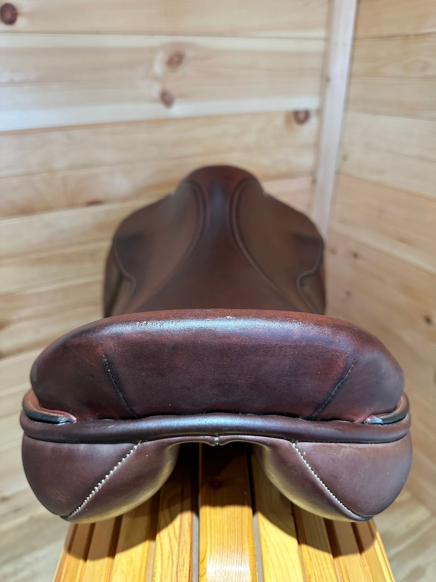 19” Custom Saddlery Cynron Saddle (N)