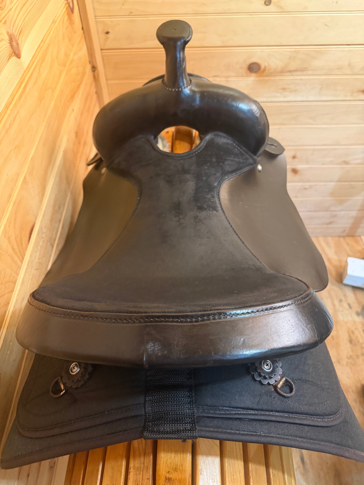16” Circle Y Lightweight Western Trail Saddle Model 3576