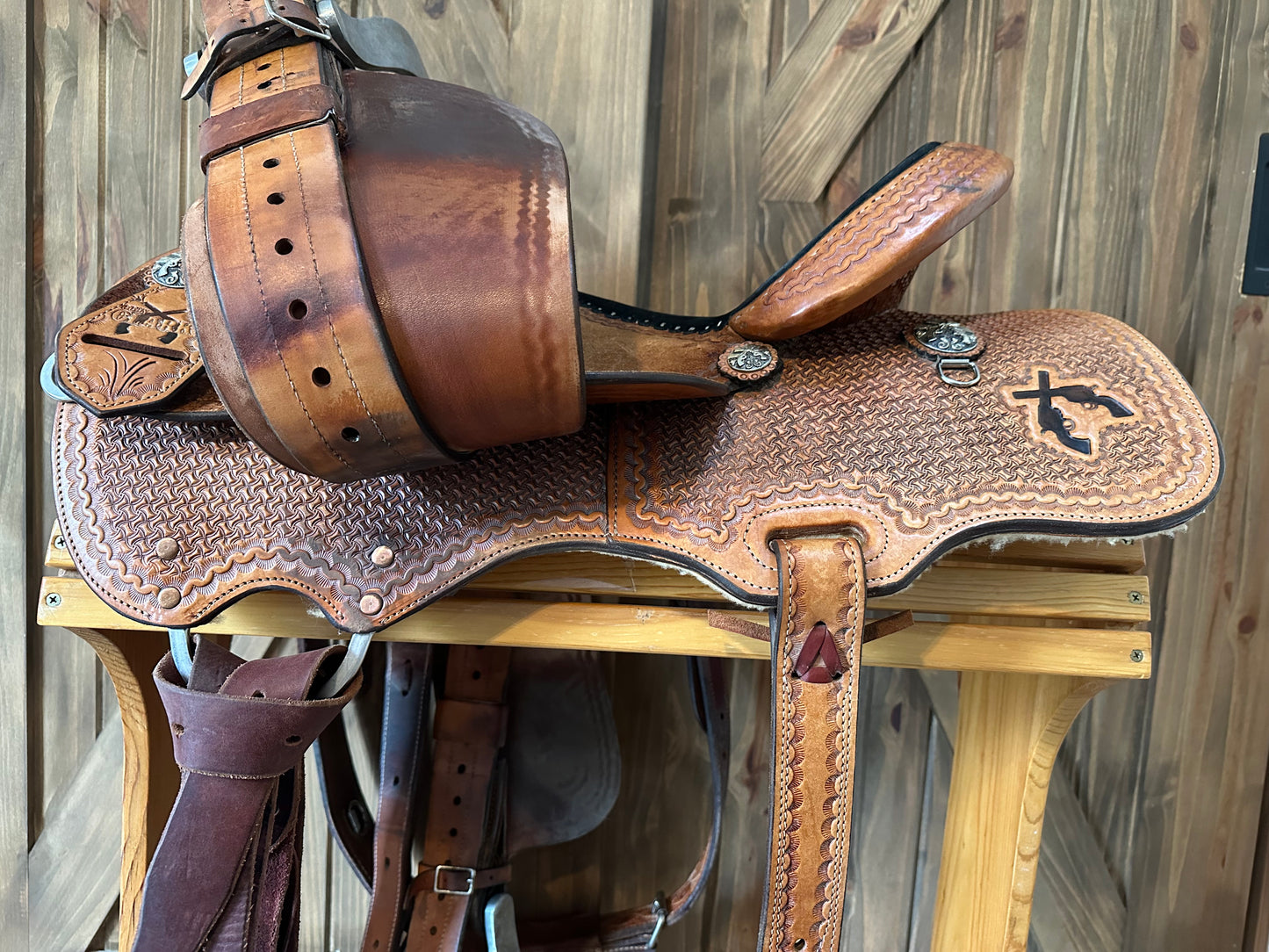 15.5” Reinsman Cody Clark Mounted Shooting Saddle