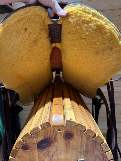 15” Cashel Round Skirt by Martin Saddlery Western Trail Saddle