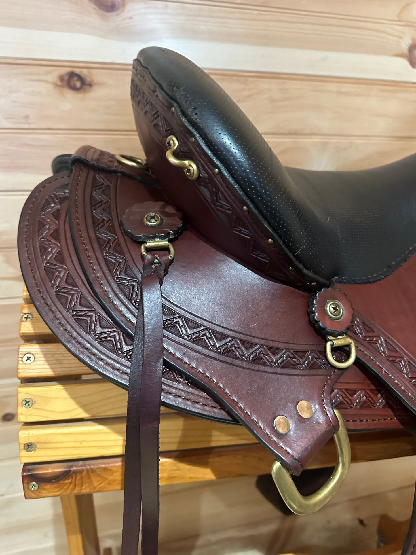 16” Big Horn Sil-Cush Gaited Flex Endurance trail saddle Model 1687.6