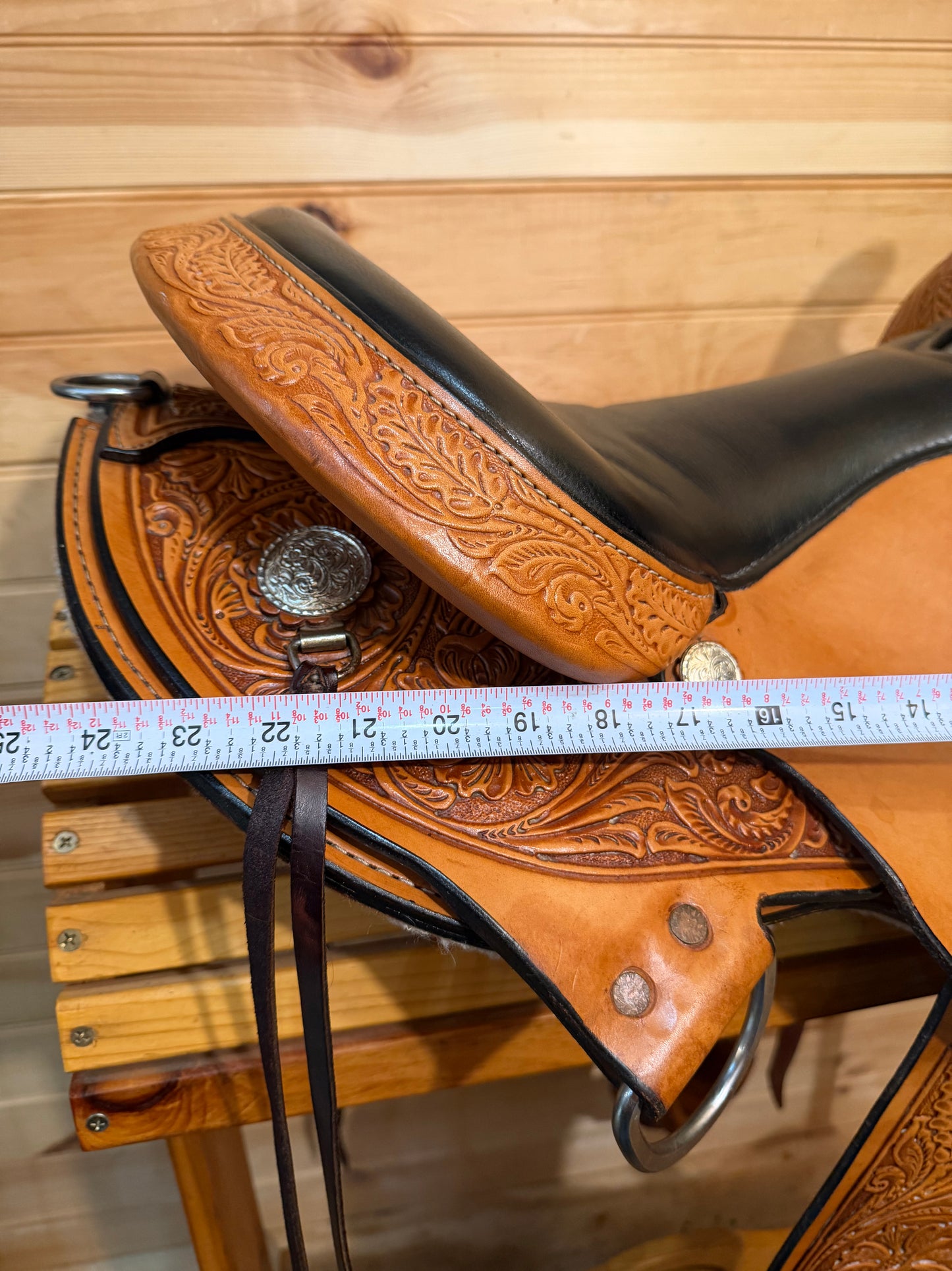 16” Circle Y High Horse Round Rock Gaited Western Trail Saddle Model 6870 (2015)