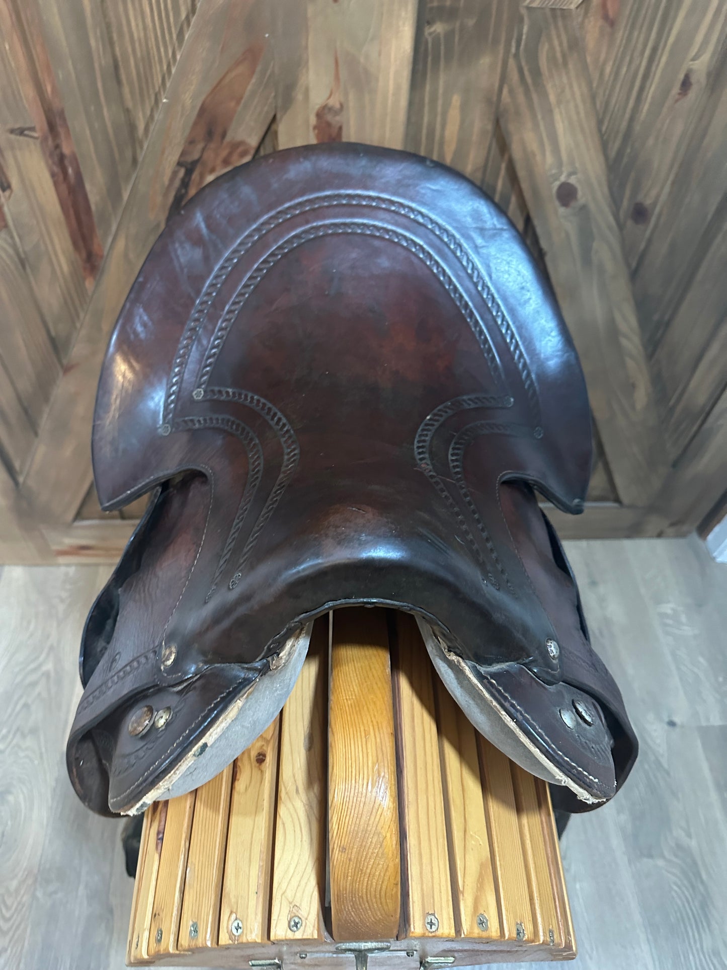 17” Genuine Buena Vista Saddle