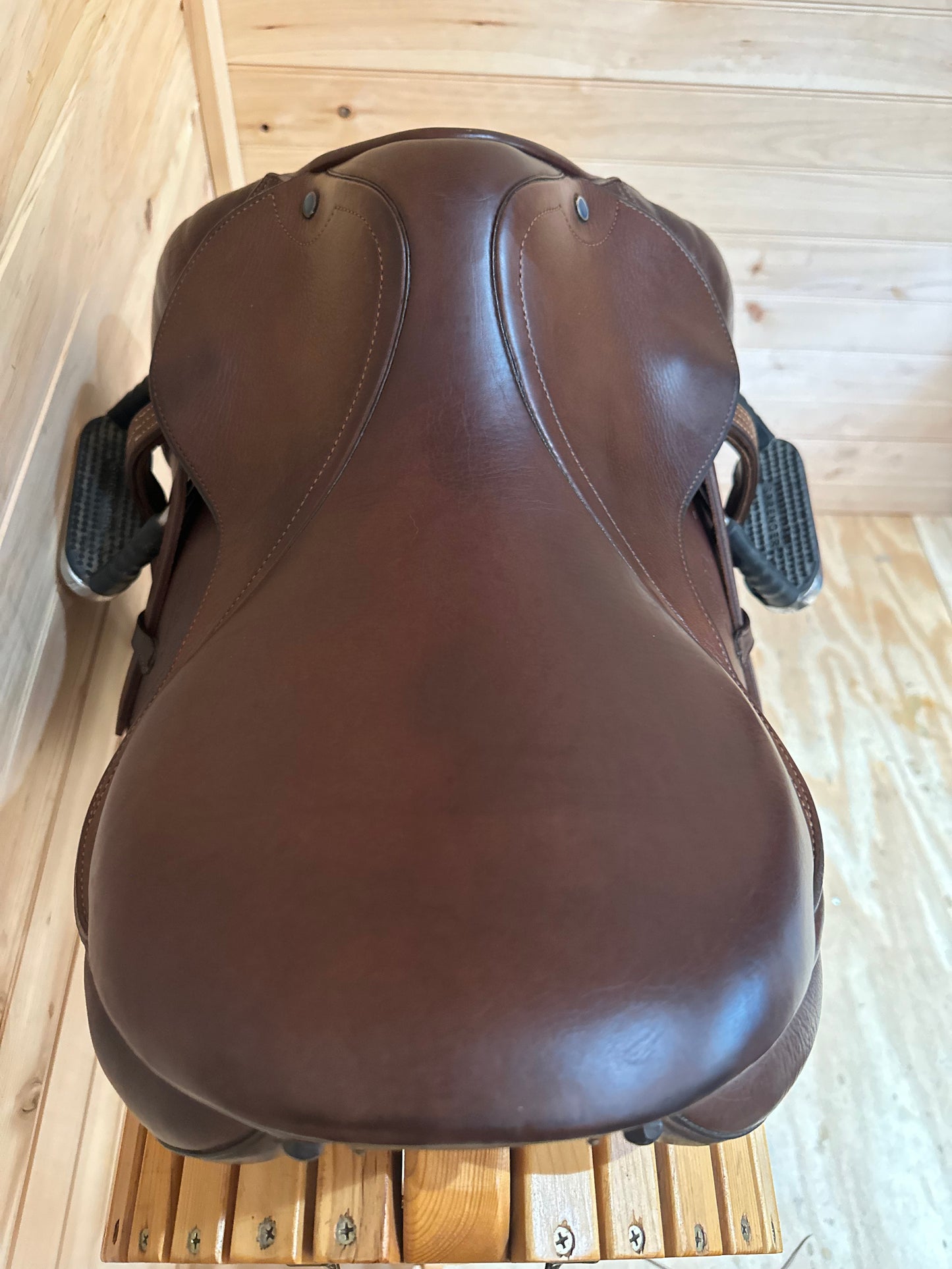 17” Stubben Portos Elite Deluxe Close contact/Jumping Saddle 27cm