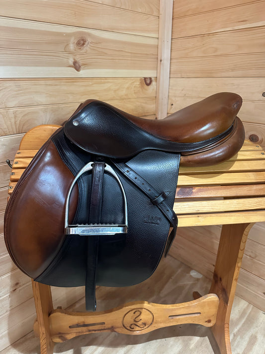 17.5” CWD SE01 4L Jumping Saddle (2013)