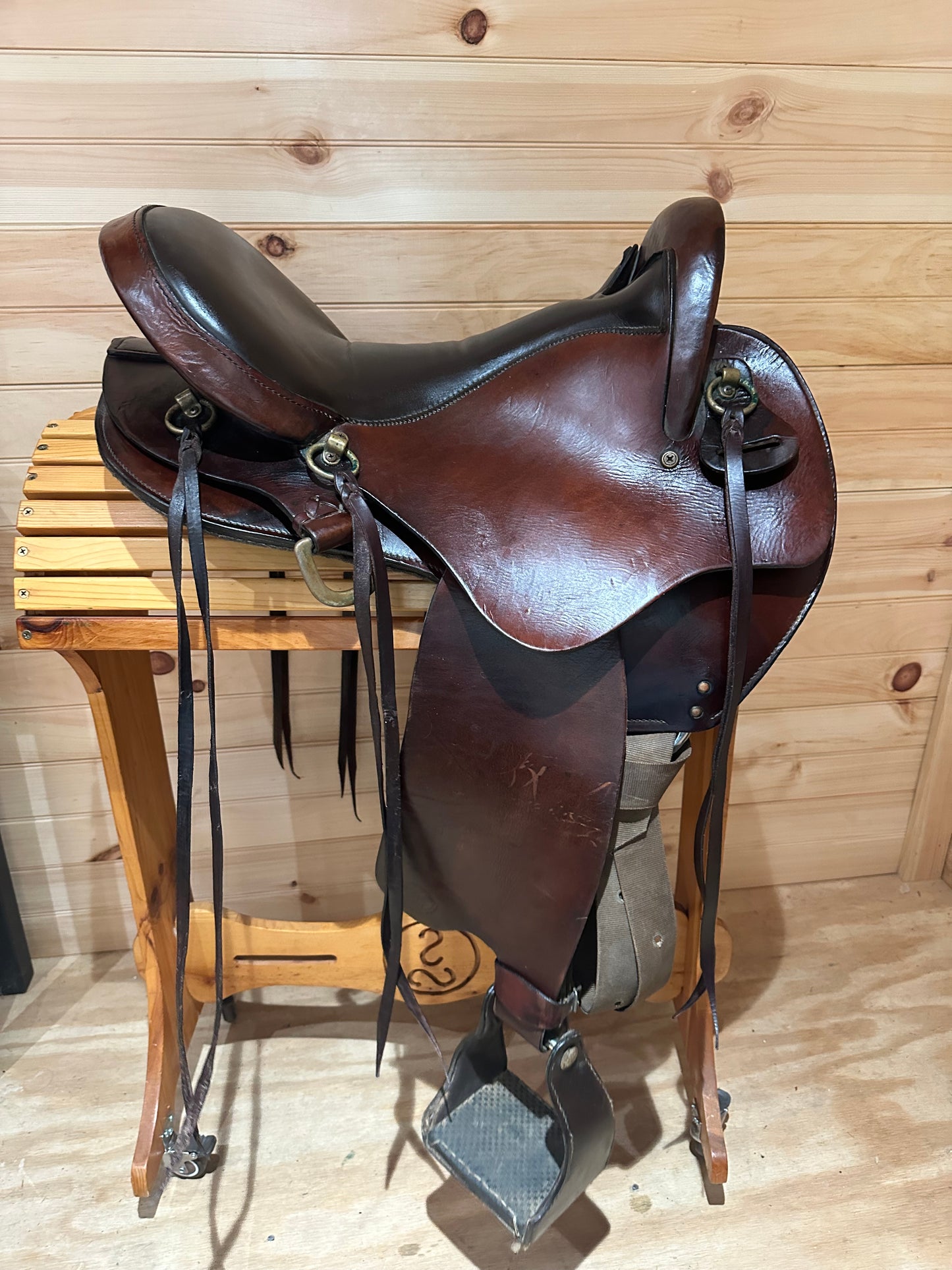 16” Big Horn Flex Endurance Trail Saddle Model 806