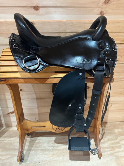 18” Kuda Flex Trail Gaited Endurance Saddle