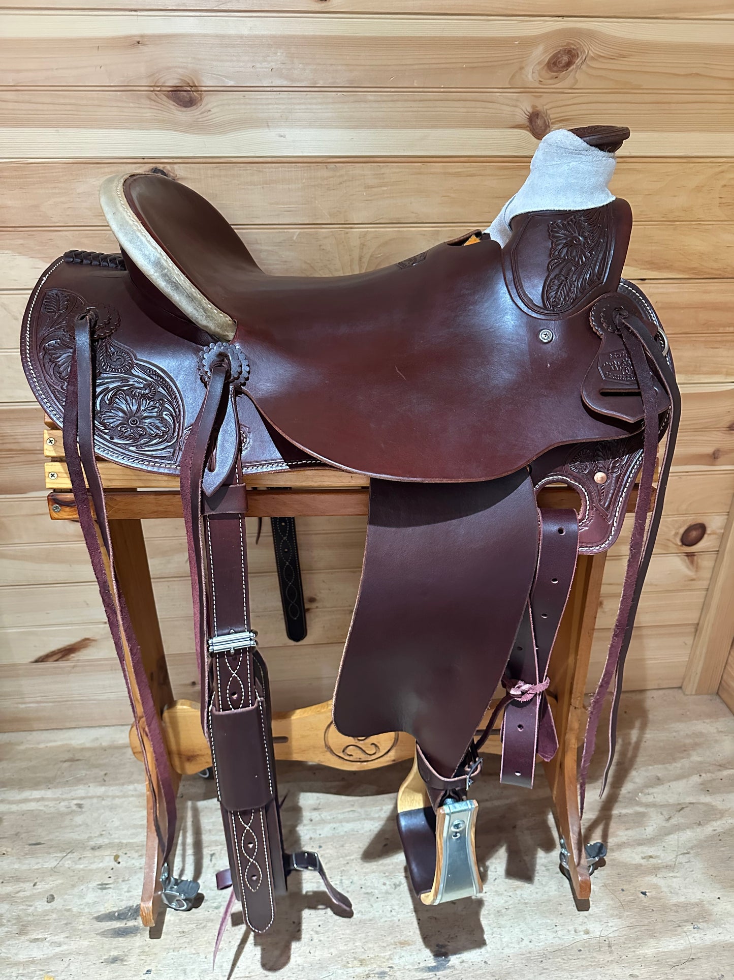 16” McCall Mclite Wade Saddle Model W028-126 (New)