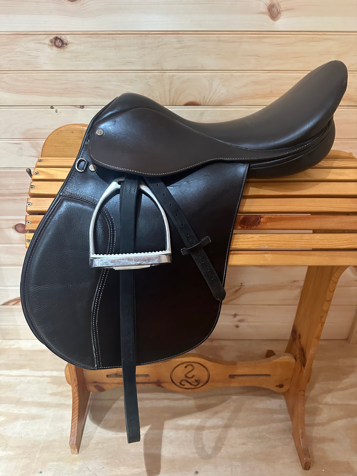 18.5” Collegiate Senior Event Saddle Model 6529