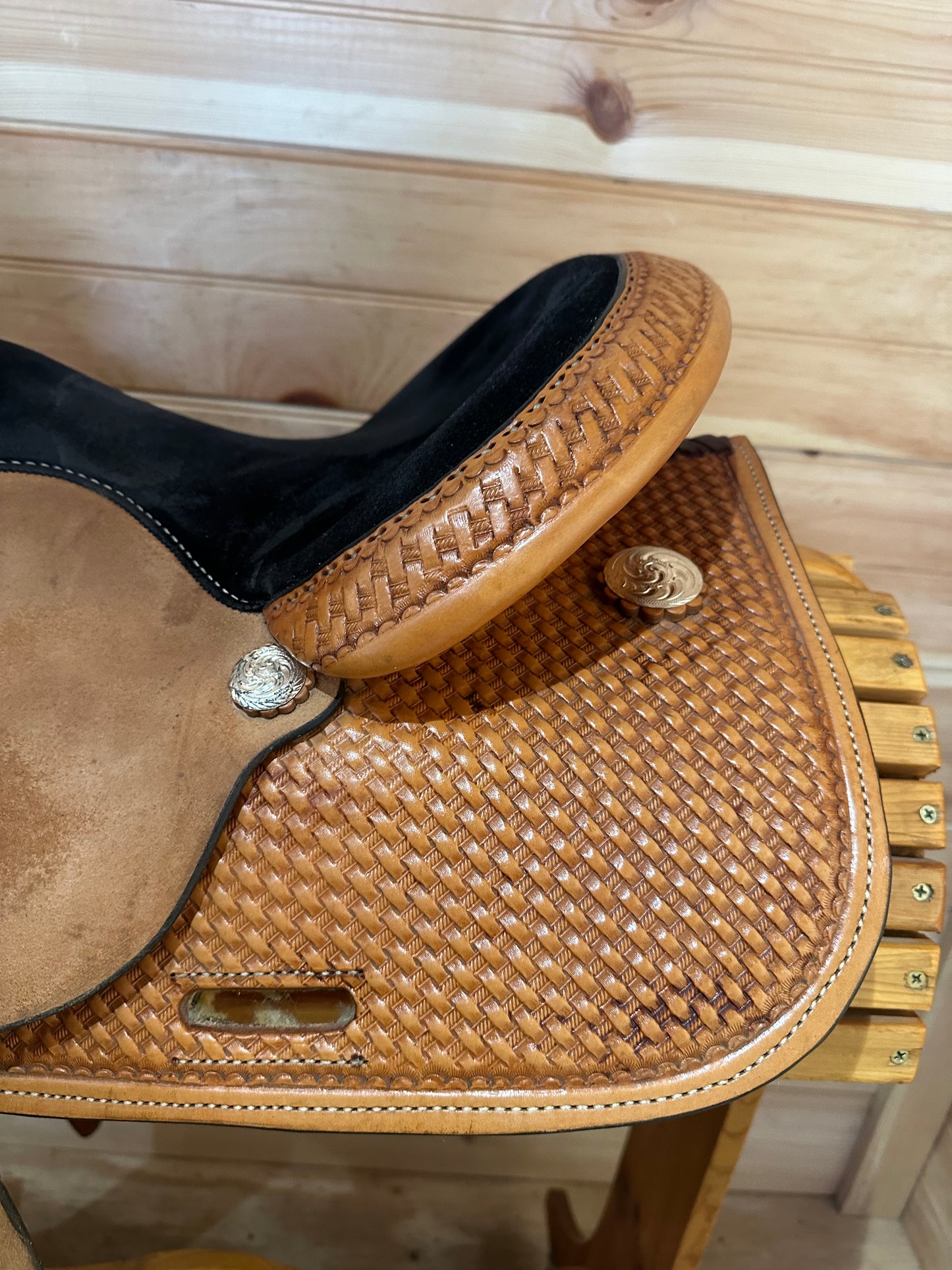 14” Circle Y Lightweight Barrel Racing Saddle Model 2435