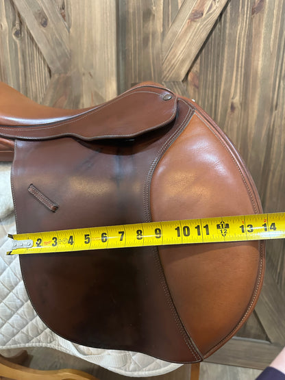 17” Bates Close contact/Jumping Saddle - Adjustable Gullet