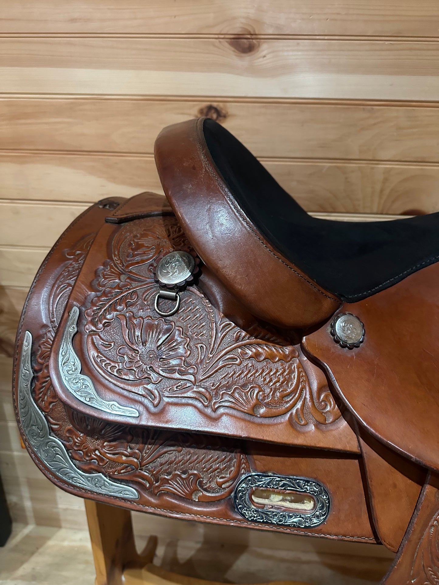 15” Circle Y Western Show Saddle Model 3875