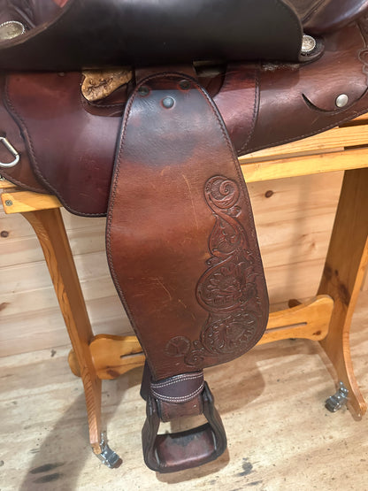 16” Circle Y Arabian Round Skirt Western Trail Saddle Model 2126