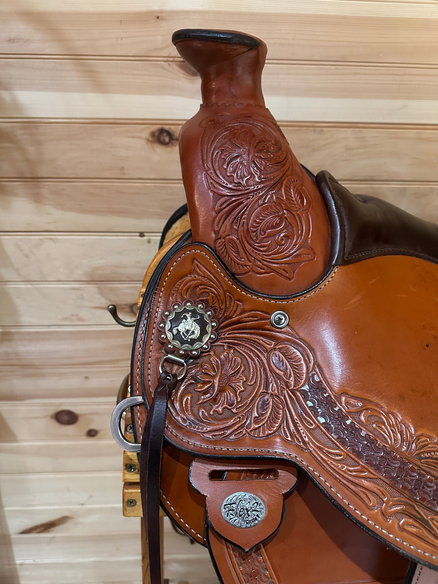 16” Circle Y Walnut Grove Flex2 A-fork Western Trail Saddle Model 1157