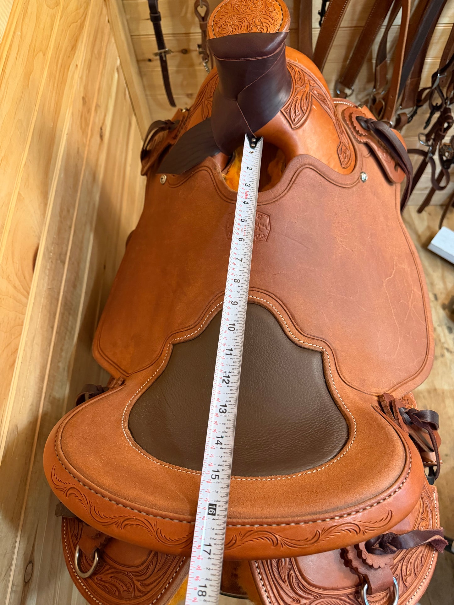 16” McCall Mclite Wade Saddle Model W071-326