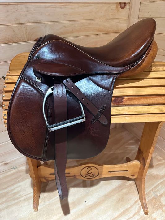 17” Stubben Roxane All Purpose Saddle 32cm