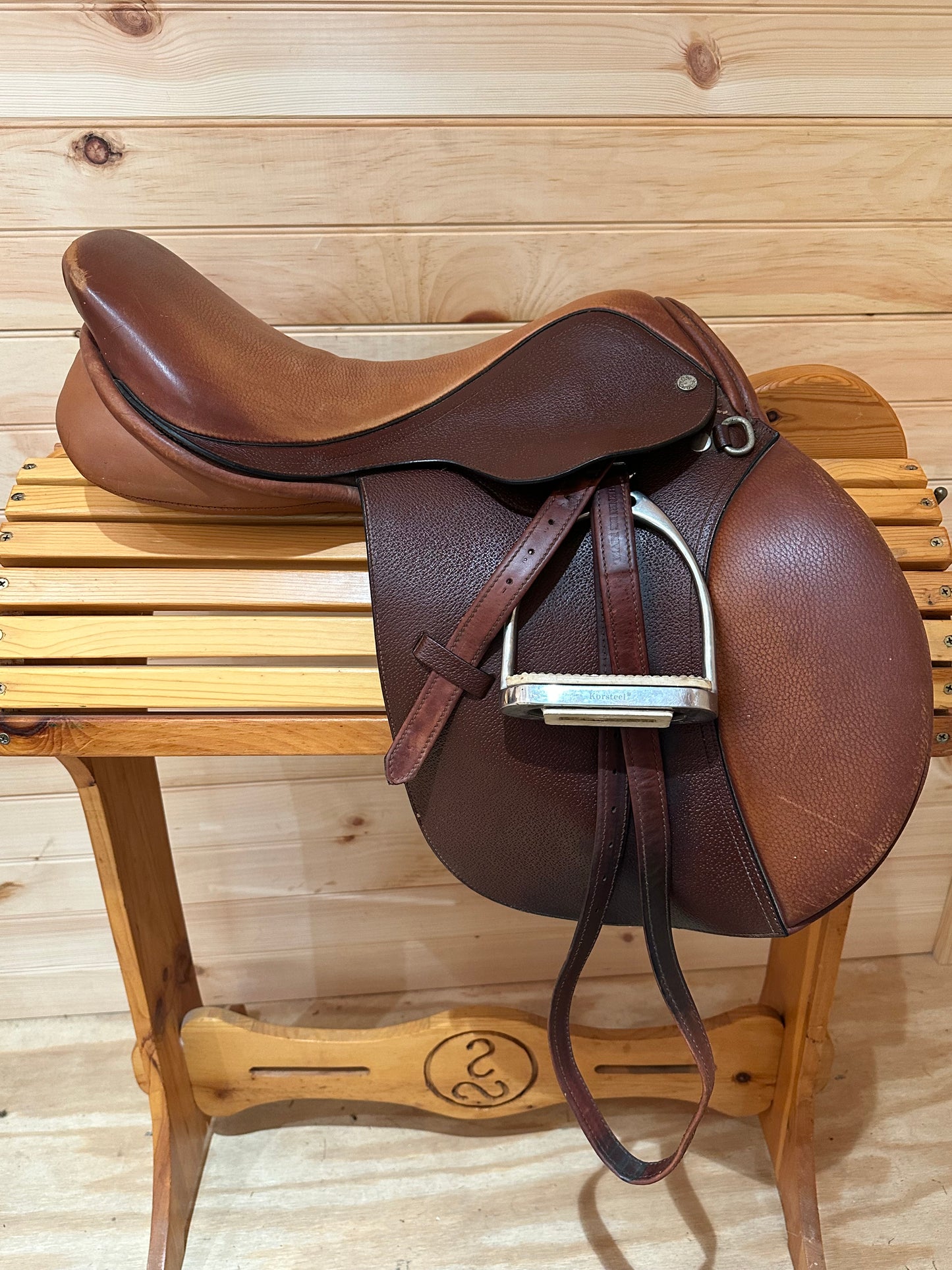 17.5” B.T. Crump Close contact/Jumping Saddle