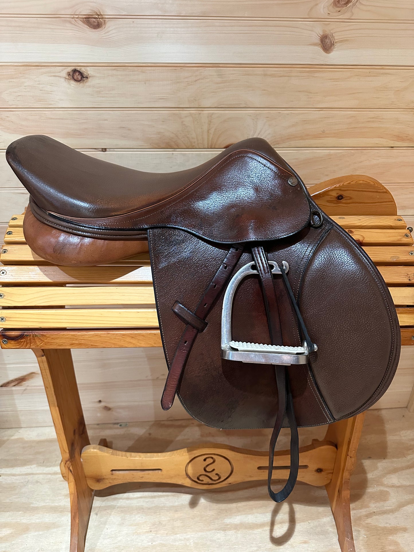 17” Dover Circuit Close contact/Jumping Saddle Model 46492