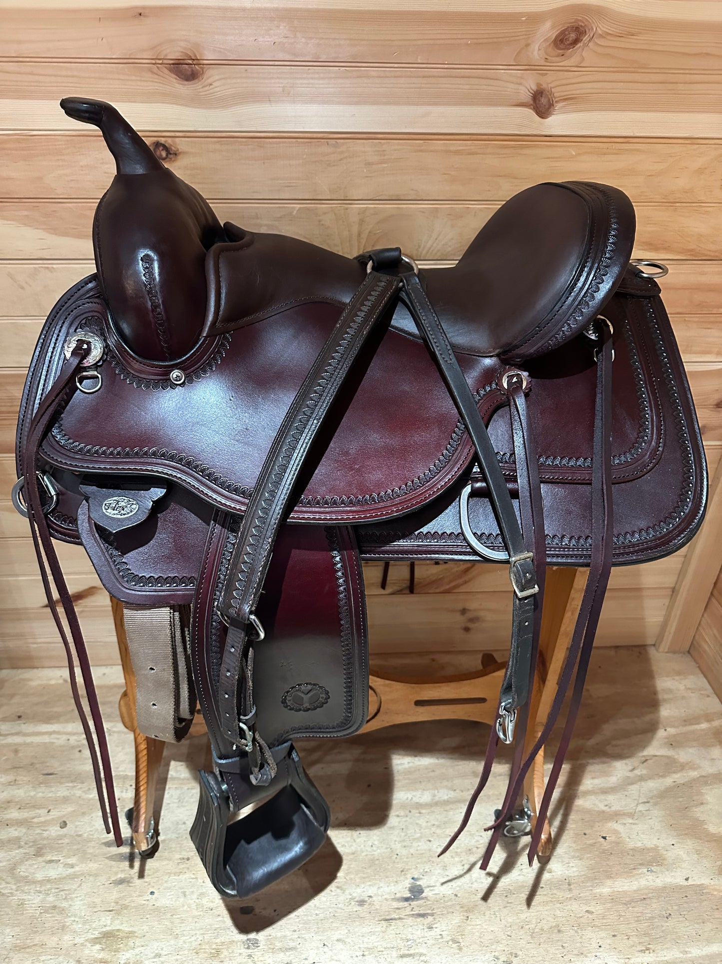 16” Circle Y Topeka Flex2 Western Trail Saddle Model 1651 (2021)