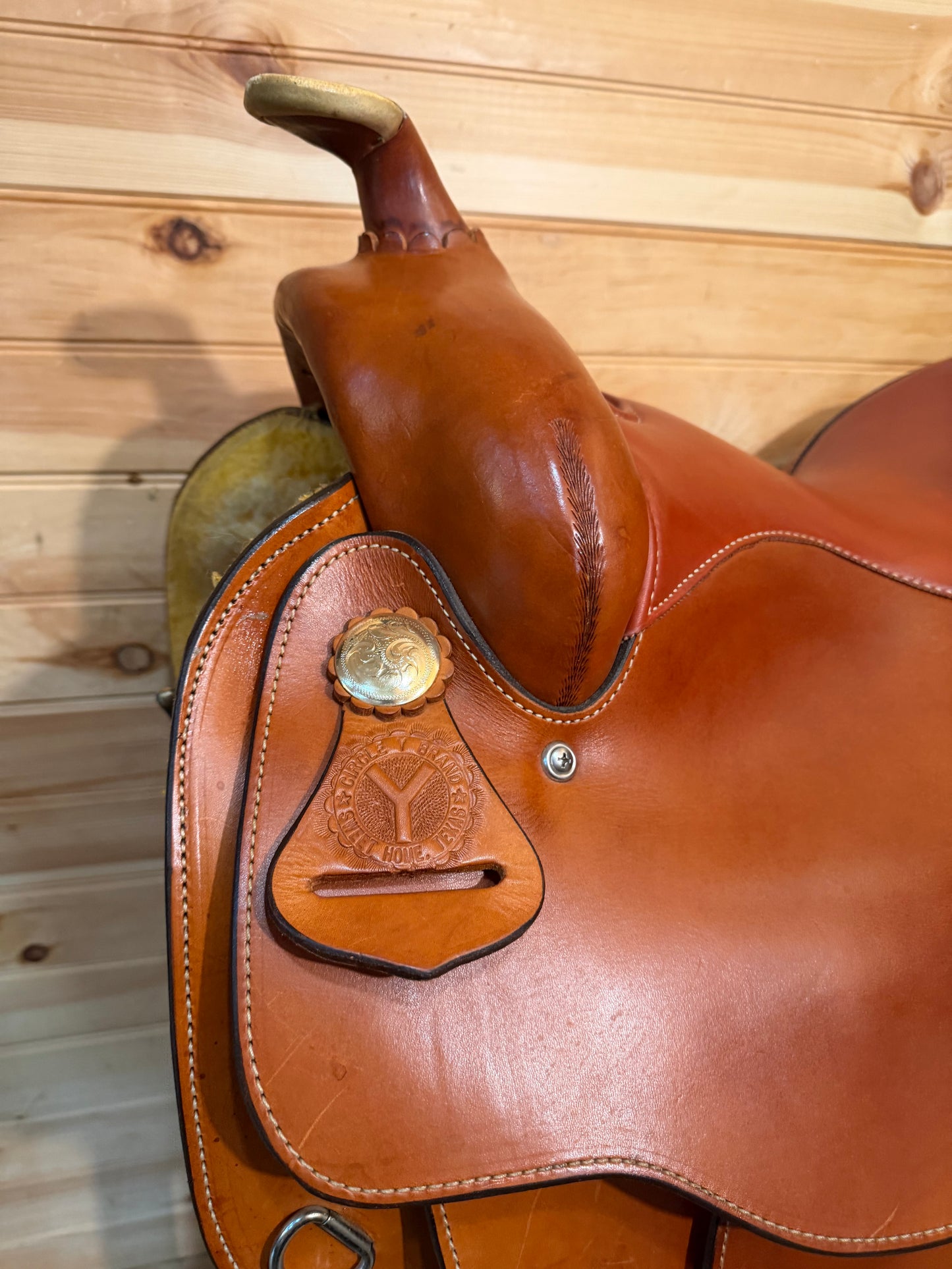15.5” Circle Y Reiner Western Saddle Model 2663