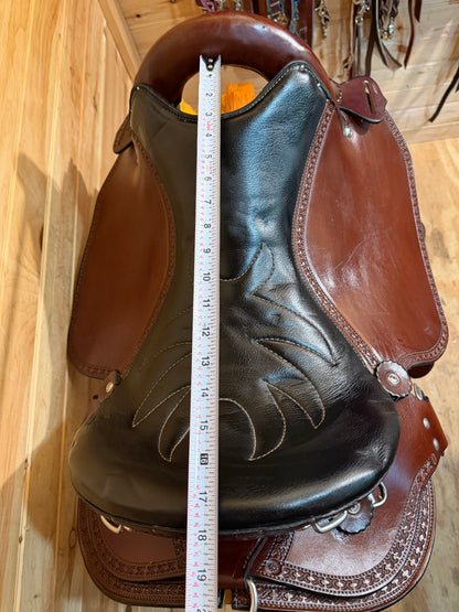 18” Double Creek Saddlery Henry Miller Gaited Endurance Trail Saddle # 115