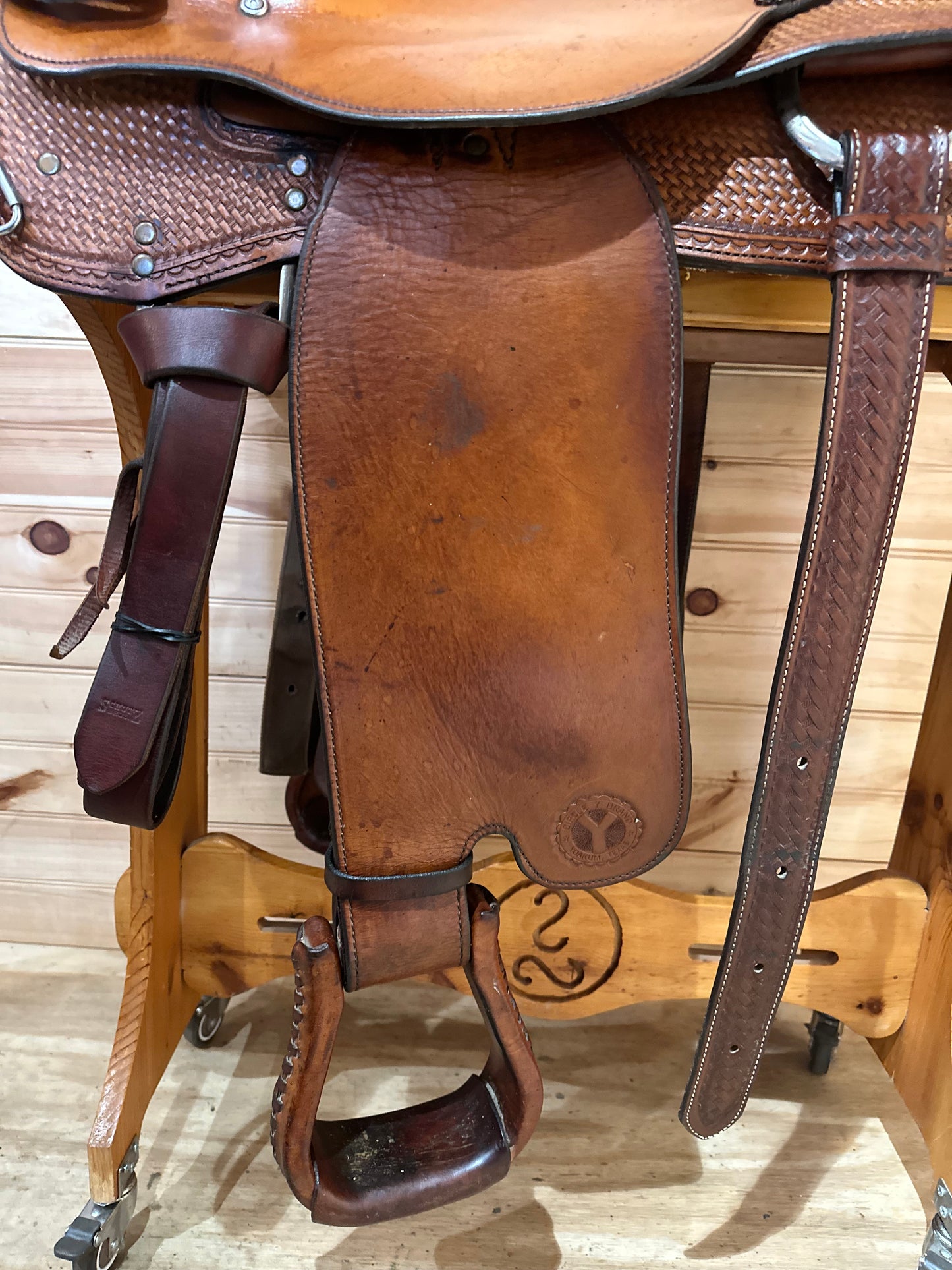 16” Circle Y Reiner Western Saddle Model 2665