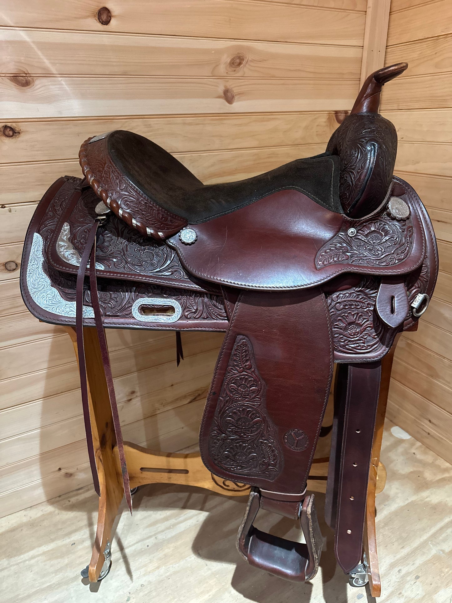 16” Circle Y Western Show Saddle Model 3975 * Matching Breast Collar*