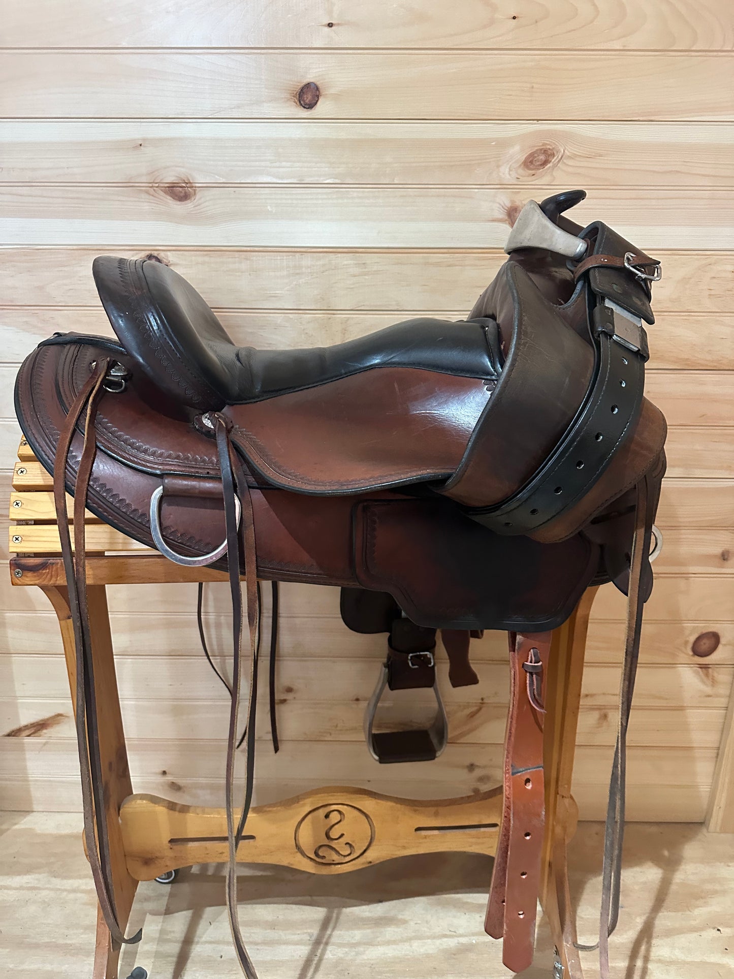 16” Circle Y Omaha Flex2 Western Trail Saddle model 1554