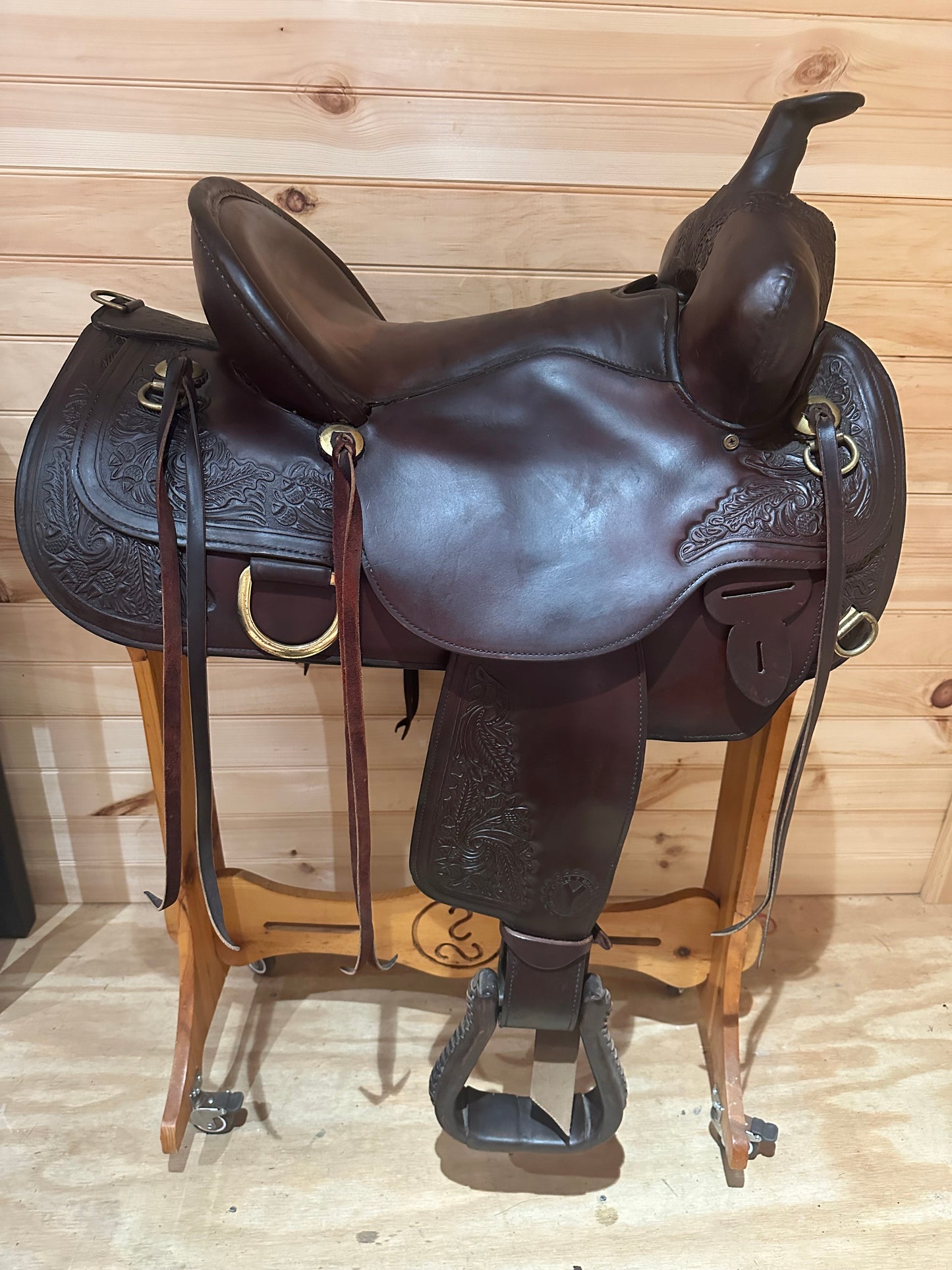 16” Circle Y Carlsbad Flex-Lite Western trail saddle Model 2376