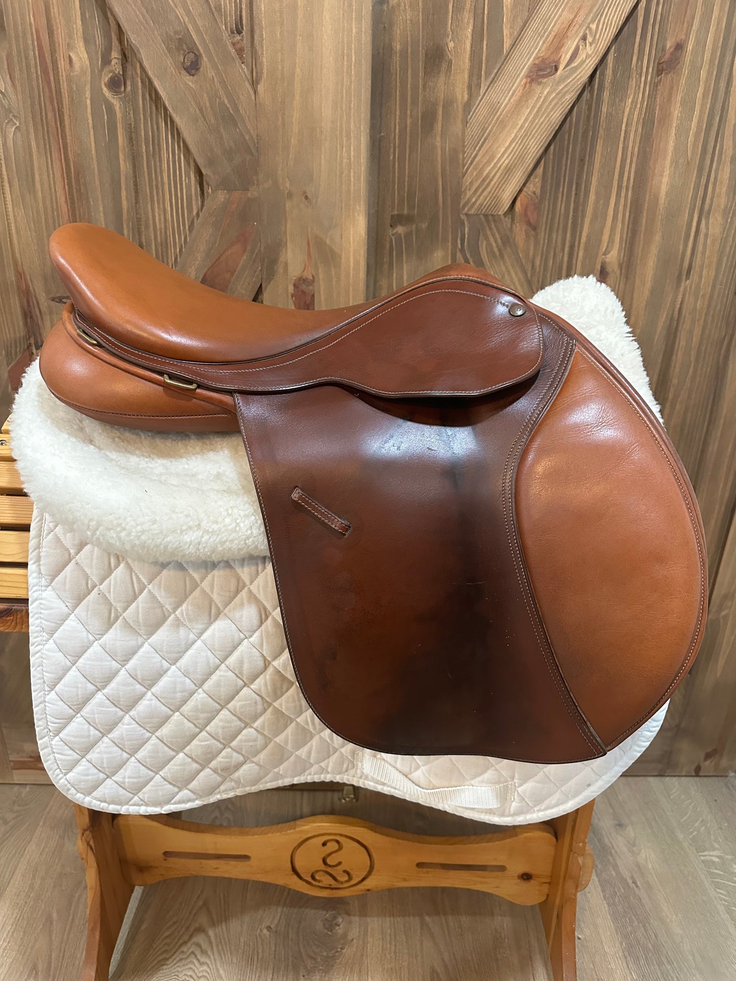 17” Bates Close contact/Jumping Saddle - Adjustable Gullet