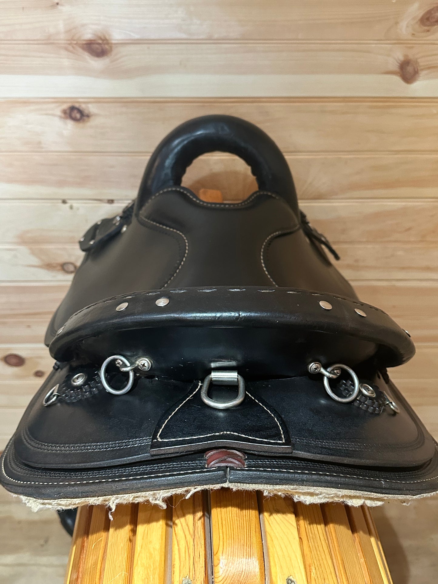 15.5” Premier Saddlery Endurance Trail Saddle