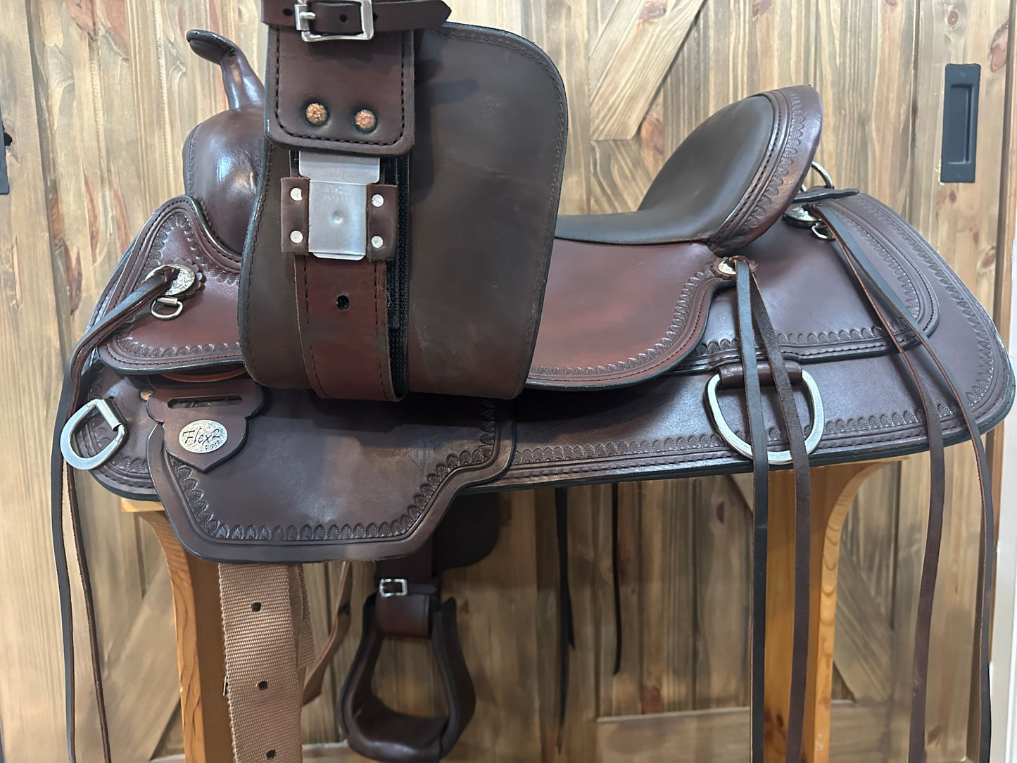 17” Circle Y Topeka Flex2 Western Trail Saddle - Wide