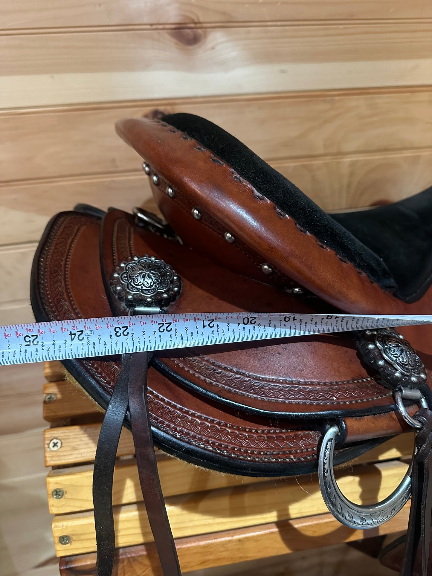 16.5” Allegany Mountain Saddlery All Around Western Trail Saddle