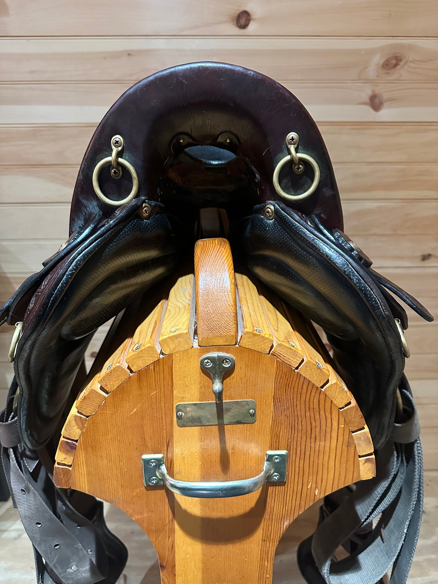 18” Big Horn Sil-Cush Flex Endurance trail saddle Model 1685.8