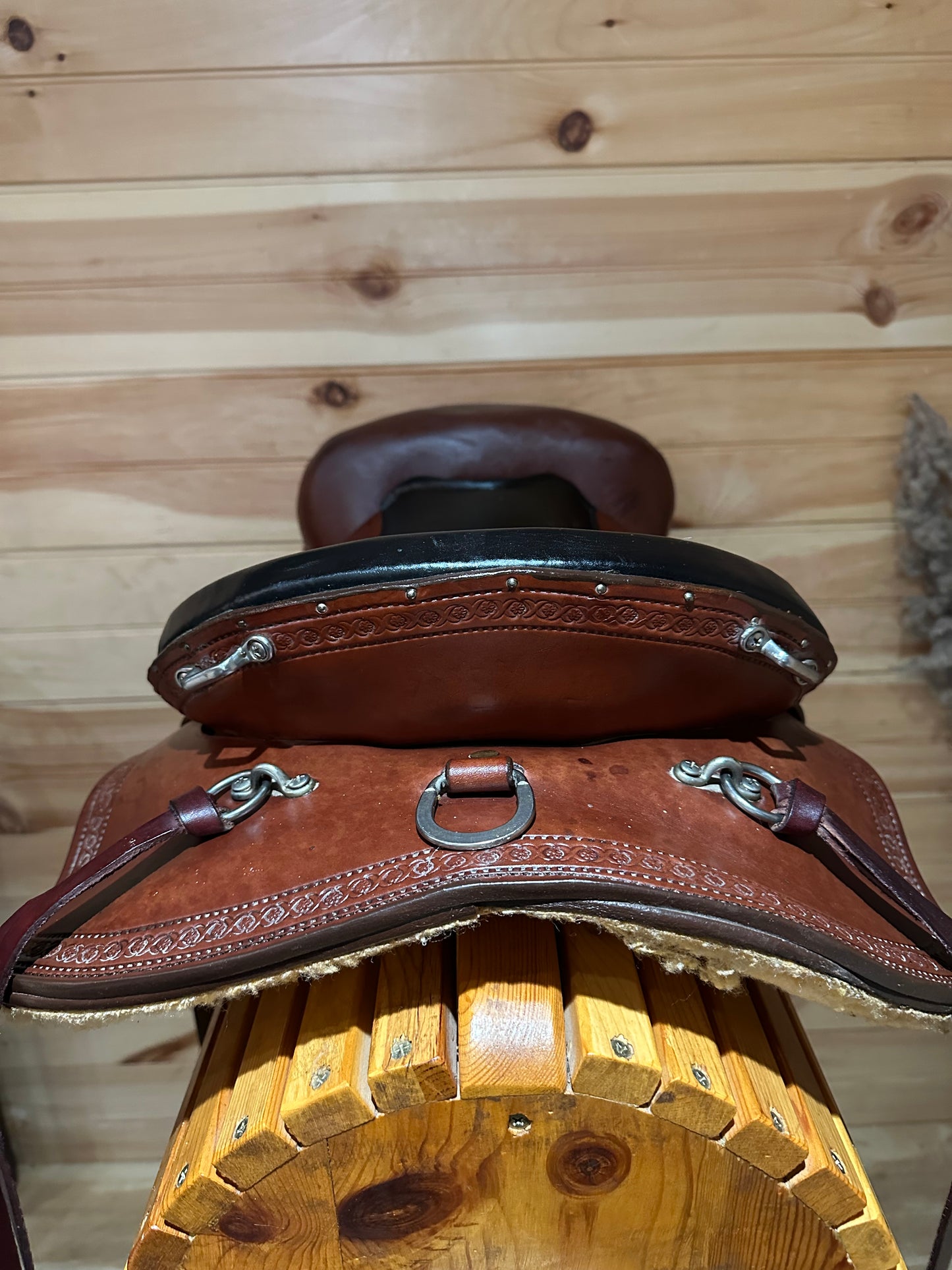 17” Endurance Trail Saddle