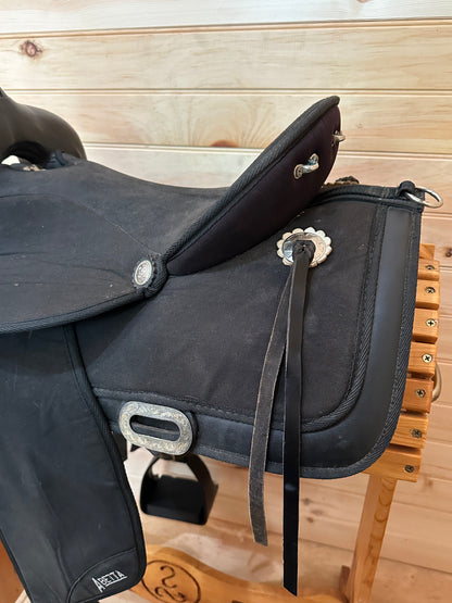 15” Abetta Lightweight Western Trail Saddle