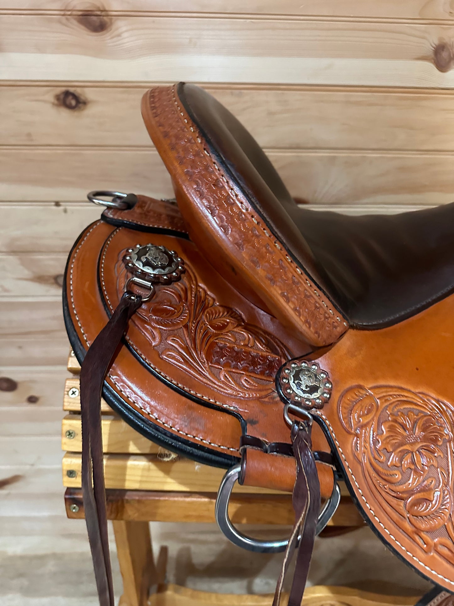 16” Circle Y Walnut Grove Flex2 A-fork Western Trail Saddle Model 1157