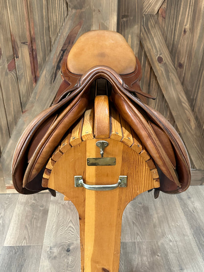 17” Bates Caprilli Close Contact/Jumping Saddle - XCH Gullet