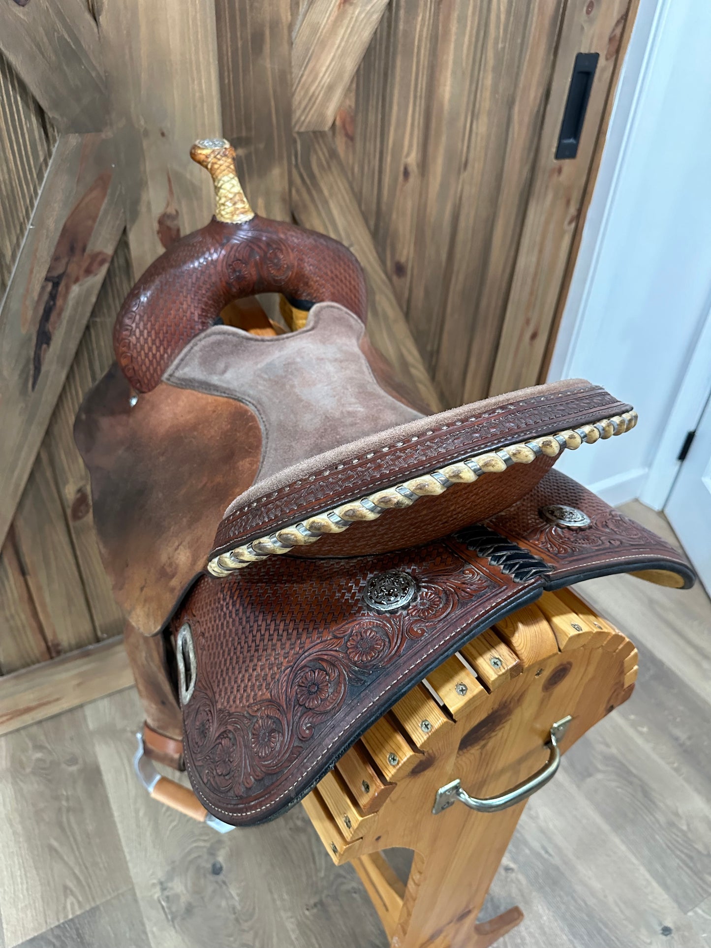 15” Circle Y Velocity Flex-Lite Barrel Racing Saddle