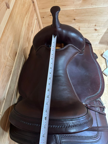 16” Circle Y Topeka Flex2 Western Trail Saddle Model 1651 (2021)