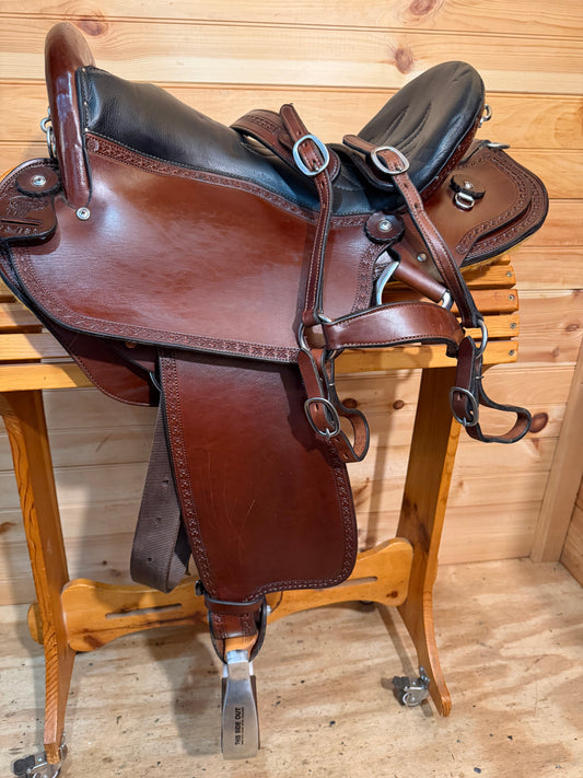 18” Double Creek Saddlery Henry Miller Gaited Endurance Trail Saddle # 115