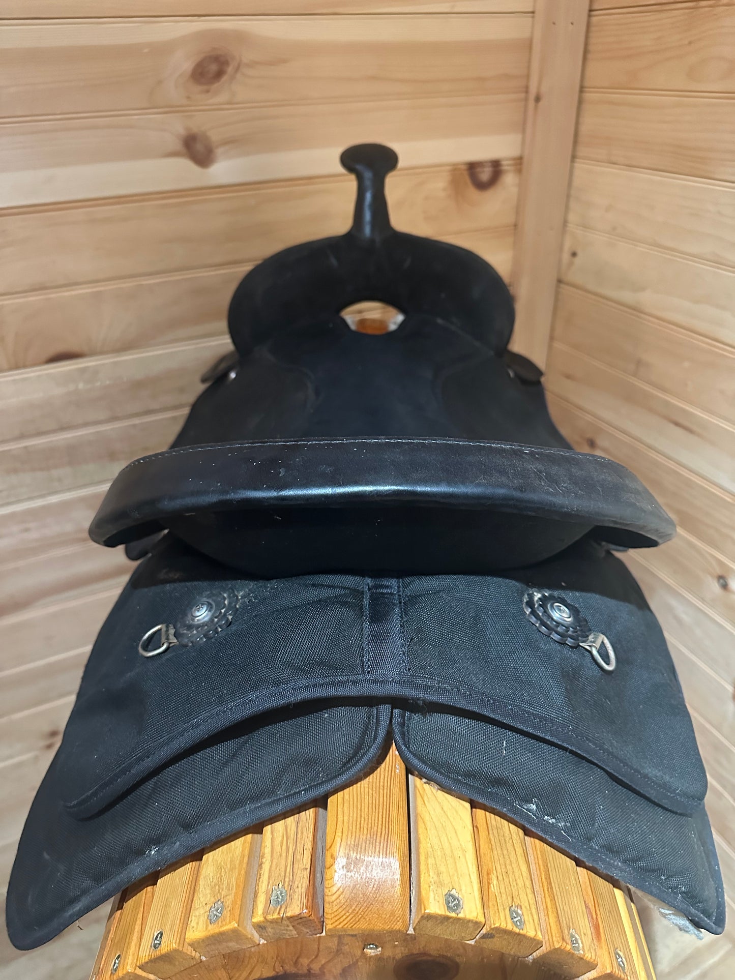 17” Circle Y Park & Trail Lightweight Western Saddle Model 3011