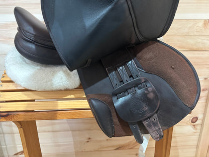 17.5” Royal Heritage Jumping Saddle *Adjustable Gullet*