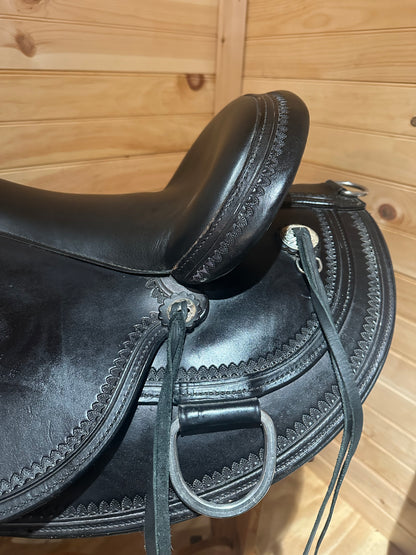 17” Circle Y Omaha Flex2 Western Trail Saddle Model 1554