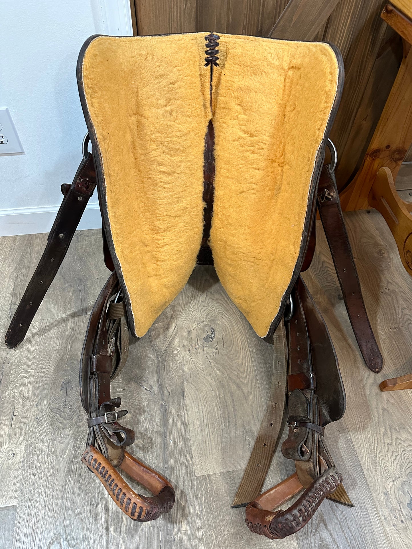 17” Circle Y Cutter Western Saddle Model 1356