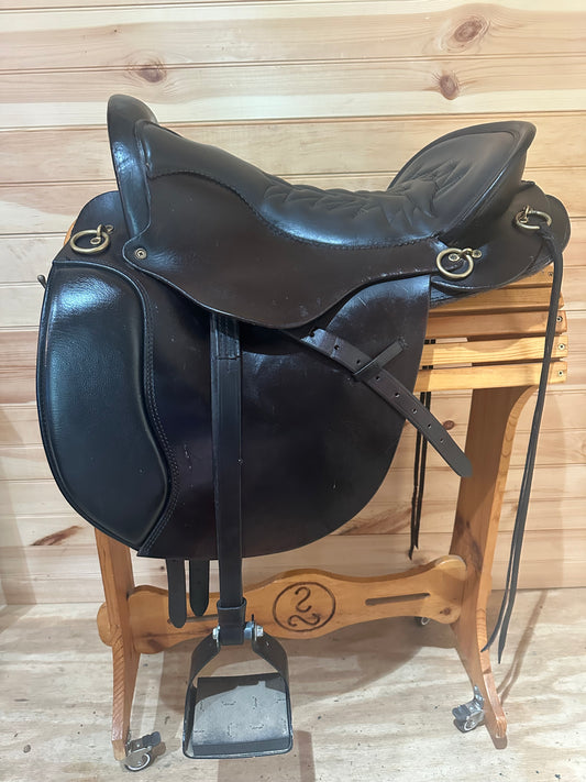 17.5” Tucker Equitation Endurance Trail Saddle Model 149 (XW)
