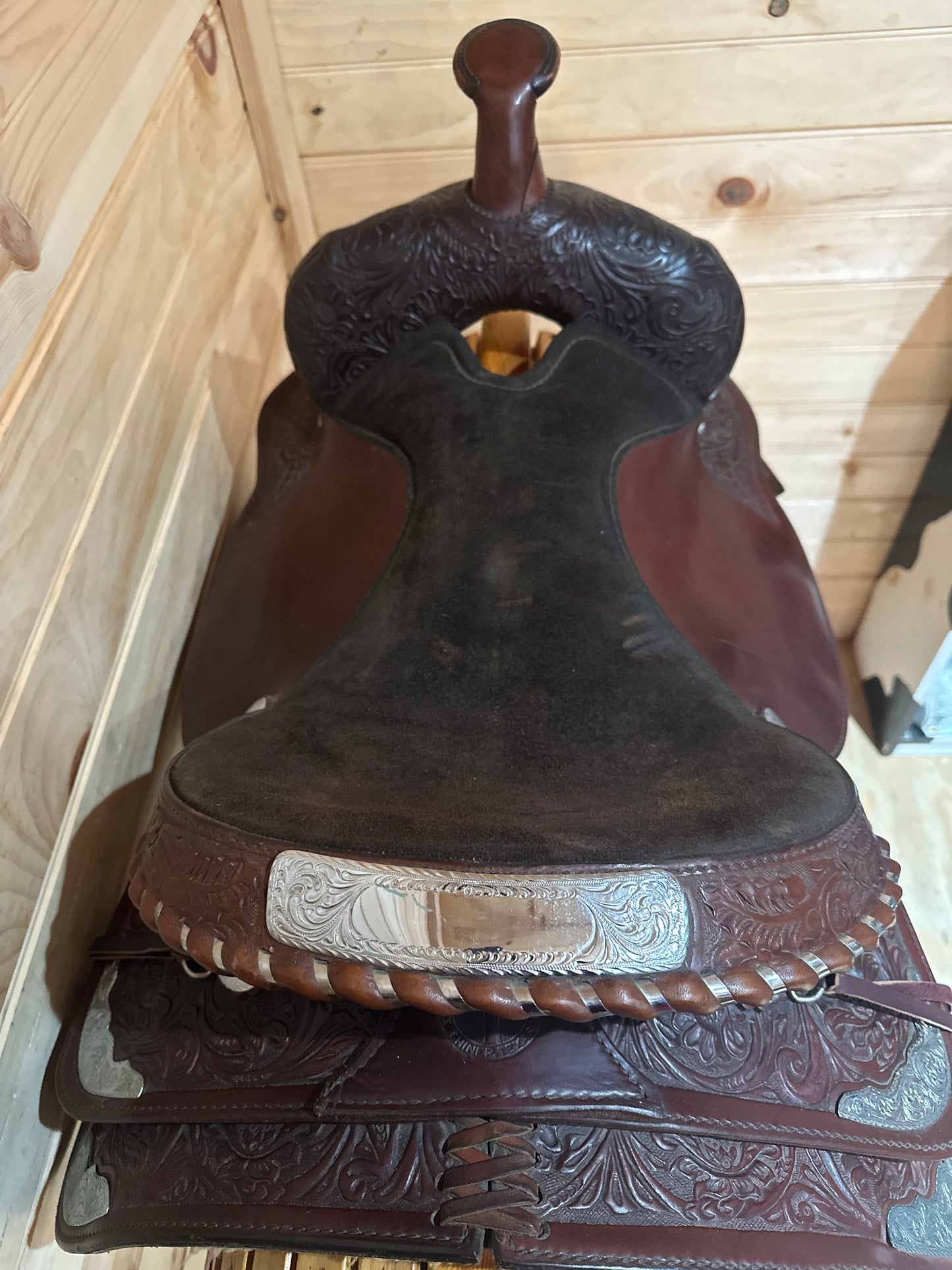 16” Circle Y Western Show Saddle Model 3975 * Matching Breast Collar*